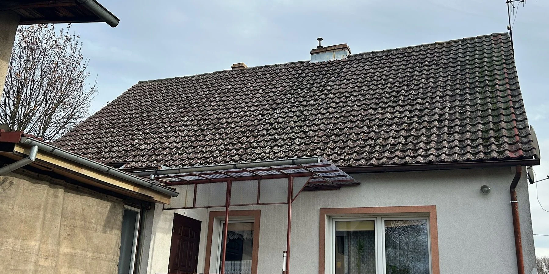 Renowacja i hydrofobizacja dachu – przed